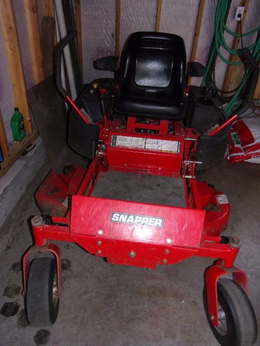 Snapper Zero Turn Mower 44 inch deck 238.5hours, Kohler command 8hp approx 6 years old