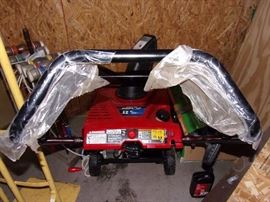 Troy-Bilt 21" Snow Thrower/Blower 123cc 4 cycle. Like brand new!