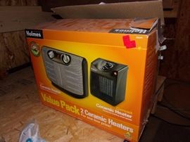 2 ceramic space heaters