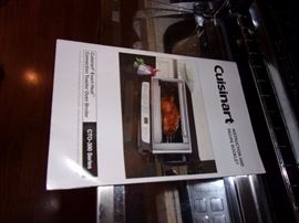 Cuisinart convection toaster oven! The bomb! Cooks evenly!