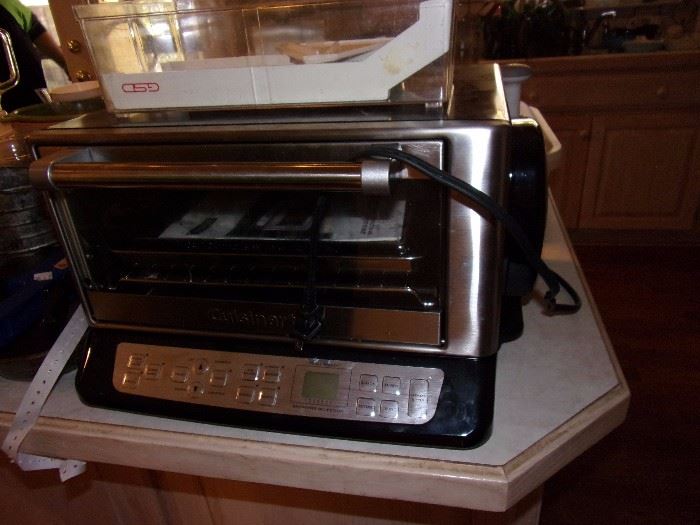 Cuisinart convection toaster oven! The bomb! Cooks evenly!
