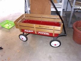 Radio flyer red wagon
