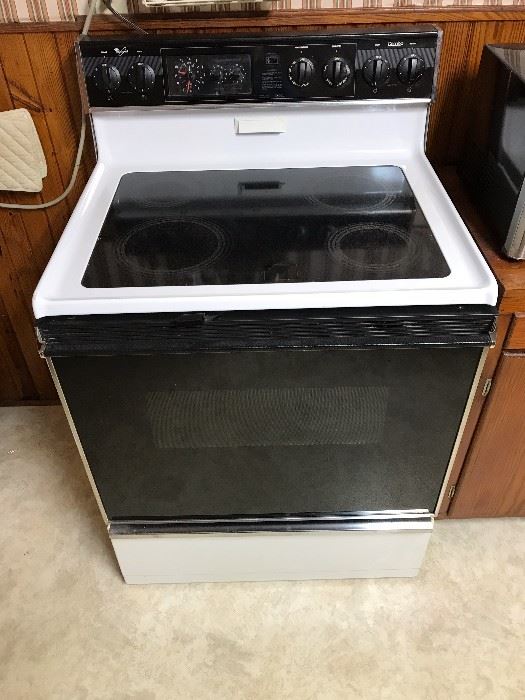 Whirlpool 30" Electric Smooth Top Self-Cleaning Range