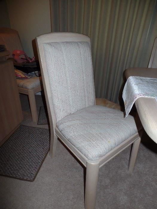 1 of 6 chairs for dinning room table