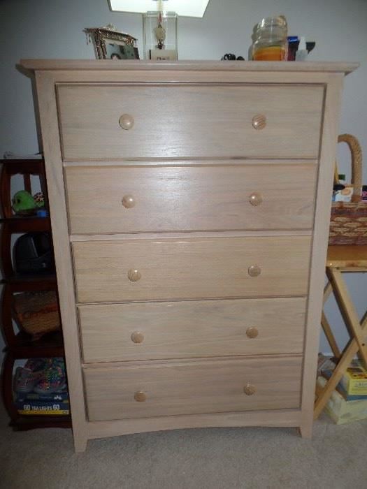 1 of 2 matching 5  Drawer dressers