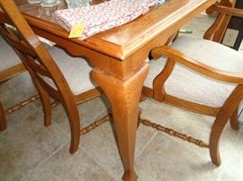 dining table w/6 chairs