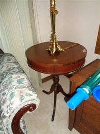 vintage lamp table