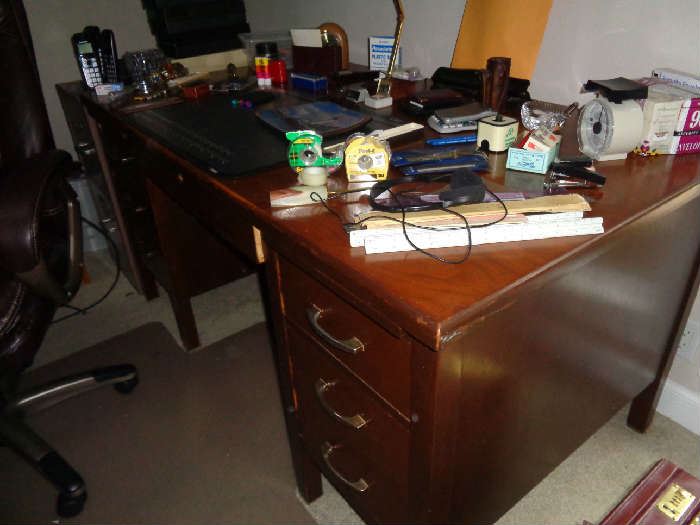 nice messy desk