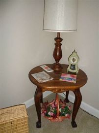 assorted small tables & lamps