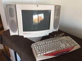 Vintage Compaq Presario monitor and keyboard