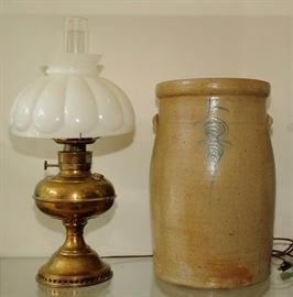 ELECTRIFIED KEROSENE LAMP & ANTIQUES STONEWARE CROCK WITH BEE STING MARKINGS  