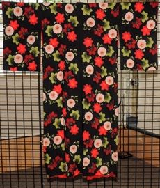 SELECTION OF VINTAGE KIMONOS 