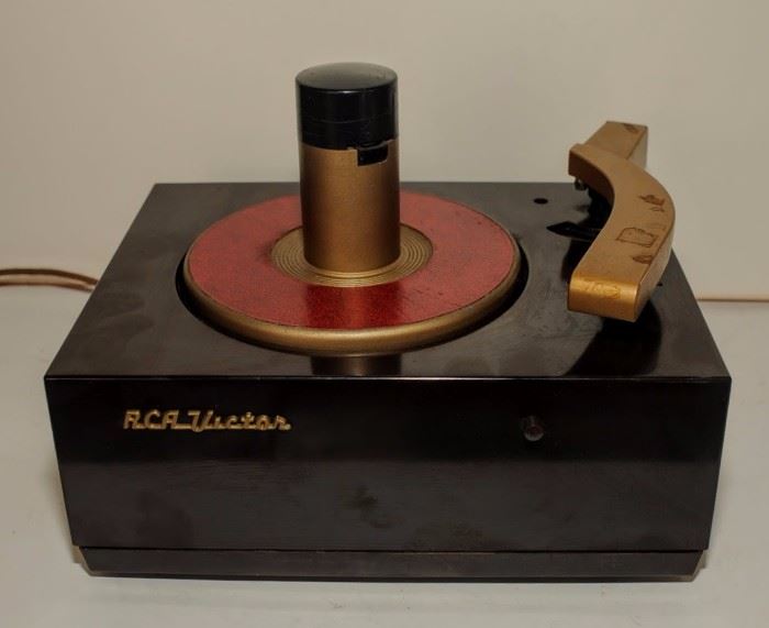 50's RCA BAKELITE 45 rpm RECORD PLAYER
