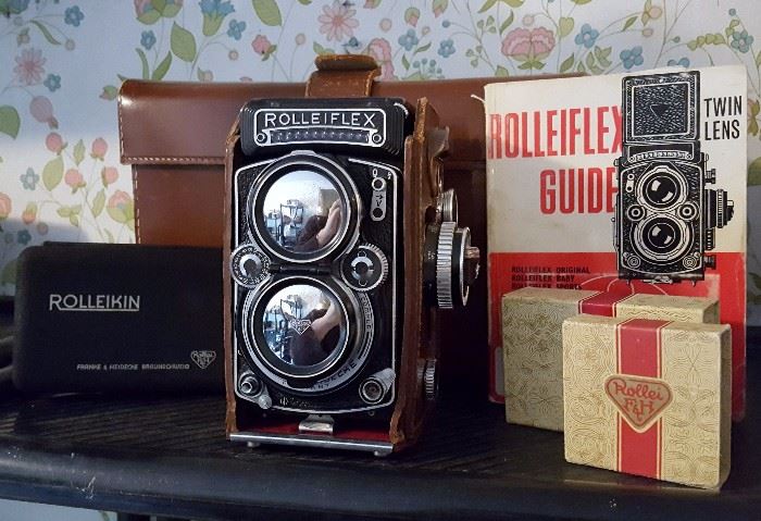 Rolleiflex Twin Lens camera, case and bag