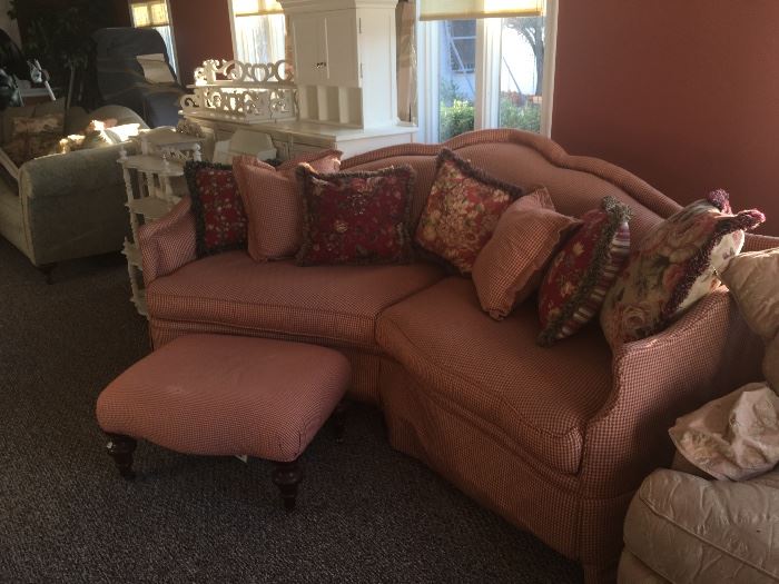 Pink sofa & pillows 