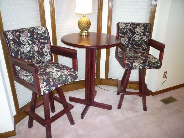 PUB TABLE W/2 CHAIRS