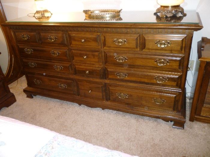 ANOTHER PIC OF DRESSER