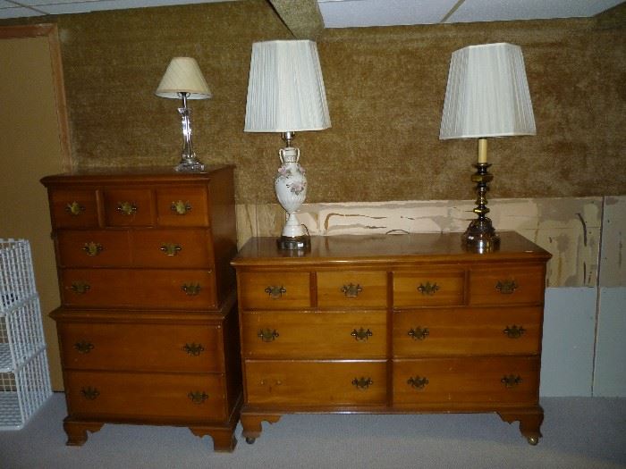 DRESSERS, LAMPS