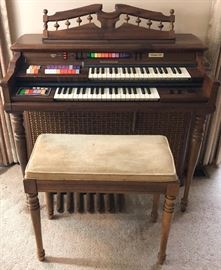  Kimball Spinet Organ Swinger 400  http://www.ctonlineauctions.com/detail.asp?id=649291