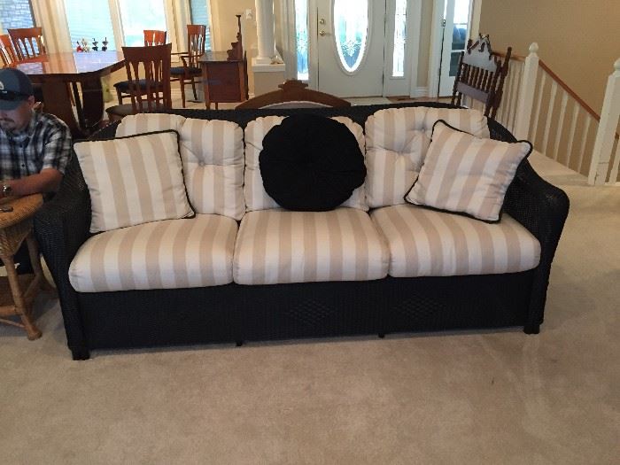 Lloyd Flanders Indoor Wicker Sofa. New was $3000.00