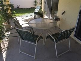 PATIO SET