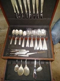 Lunt Sterling flatware svc for 8