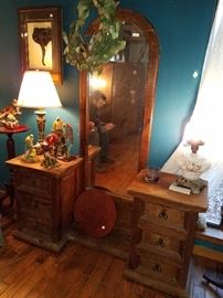 Vintage vanity with mirror and 6 drawers. One small piece of wood missing. Price negotiable.