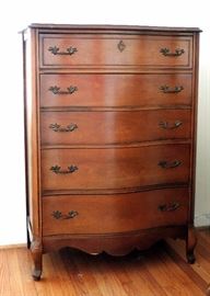 Bassett Mid Century French Provincial Style Chest of Drawers
