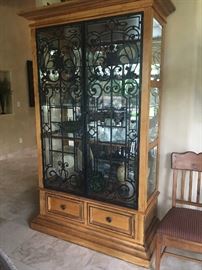 Wrought iron curio cabinet
By fi we furniture

$600