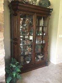 Fine furniture display cabinet

Retails $2999
Sale price $750