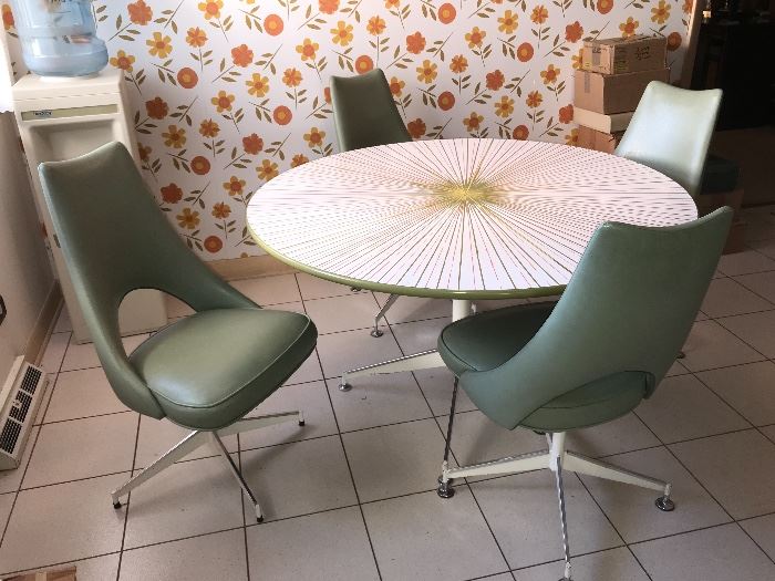 Funky Formica kitchen table and chairs!!