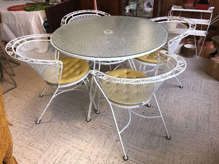 Vintage patio table and 4 chairs