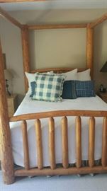 queen four poster lodge bed