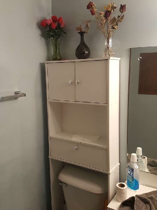 Bathroom shelf