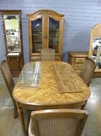 Table & 4 Chairs w/China Cabinet