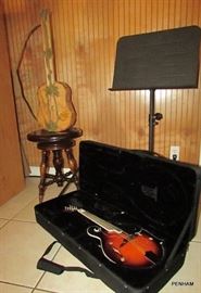 Mandolin - Savannah, 8 string, like new with case, only used a few times