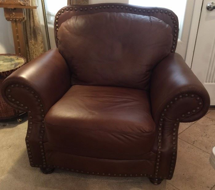 Blended Leather Arm Chair w Nailhead Accent 