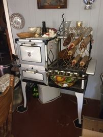 A-B Battle Creek gas stove that works