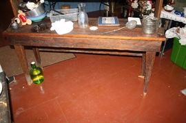 This is the front side of the poor man's hoosier.  This is the bottom part.  Where is was sitting I could not get a good photo.