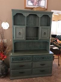 Hutch / Wooden bakers rack with drawers