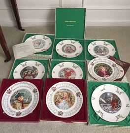 Royal Doulton Commemorative Christmas Plats
