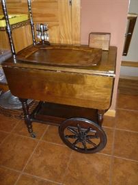 WOOD ROLLING TEA CART W/REMOVABLE BOTTOM TRAY