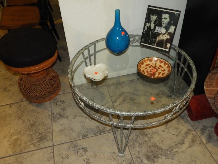 Round table, metal and glass