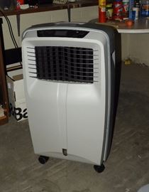 Artic Cove cooler with remote