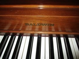 BALDWIN UPRIGHT PIANO