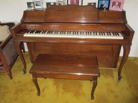 BALDWIN UPRIGHT PIANO