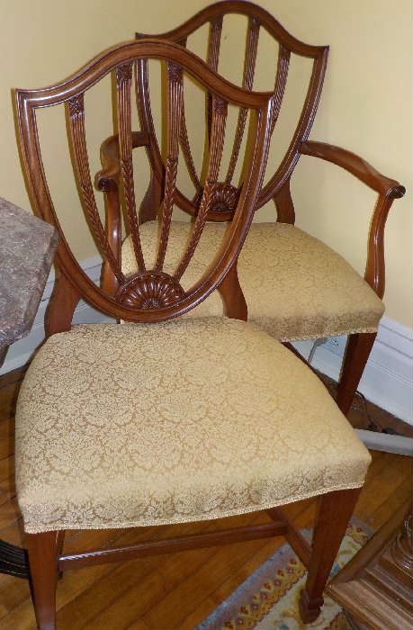 6 mahogany dining chairs (2w/arms)