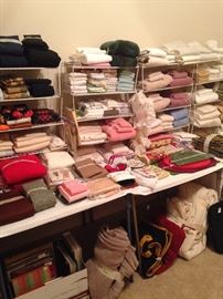 Assorted towels & sheets