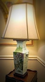 Another exceptional Asian influenced lamp in excellent condition.
$30