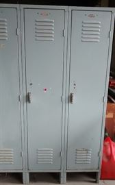 Set of 4 lockers full size